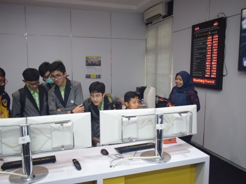 SMA Islam Al Azhar 15 Melakukan Visiting Campus ke Universit 