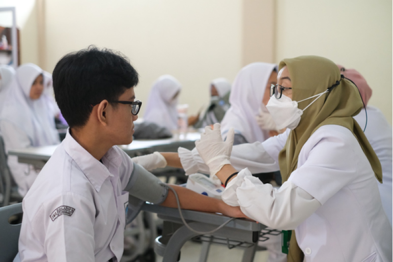 Kesehatan Pelajar di Era Digital: Tantangan dan Solusi

